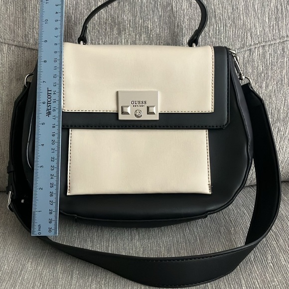 EUC Black & tan guess bag - Picture 3 of 14